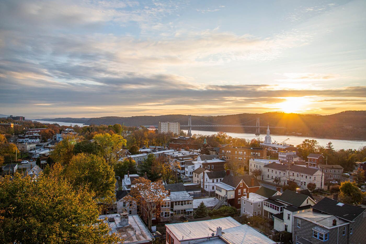 A wide shot image of a city - get expert pest control in Long Beach, NY with Rest Easy.